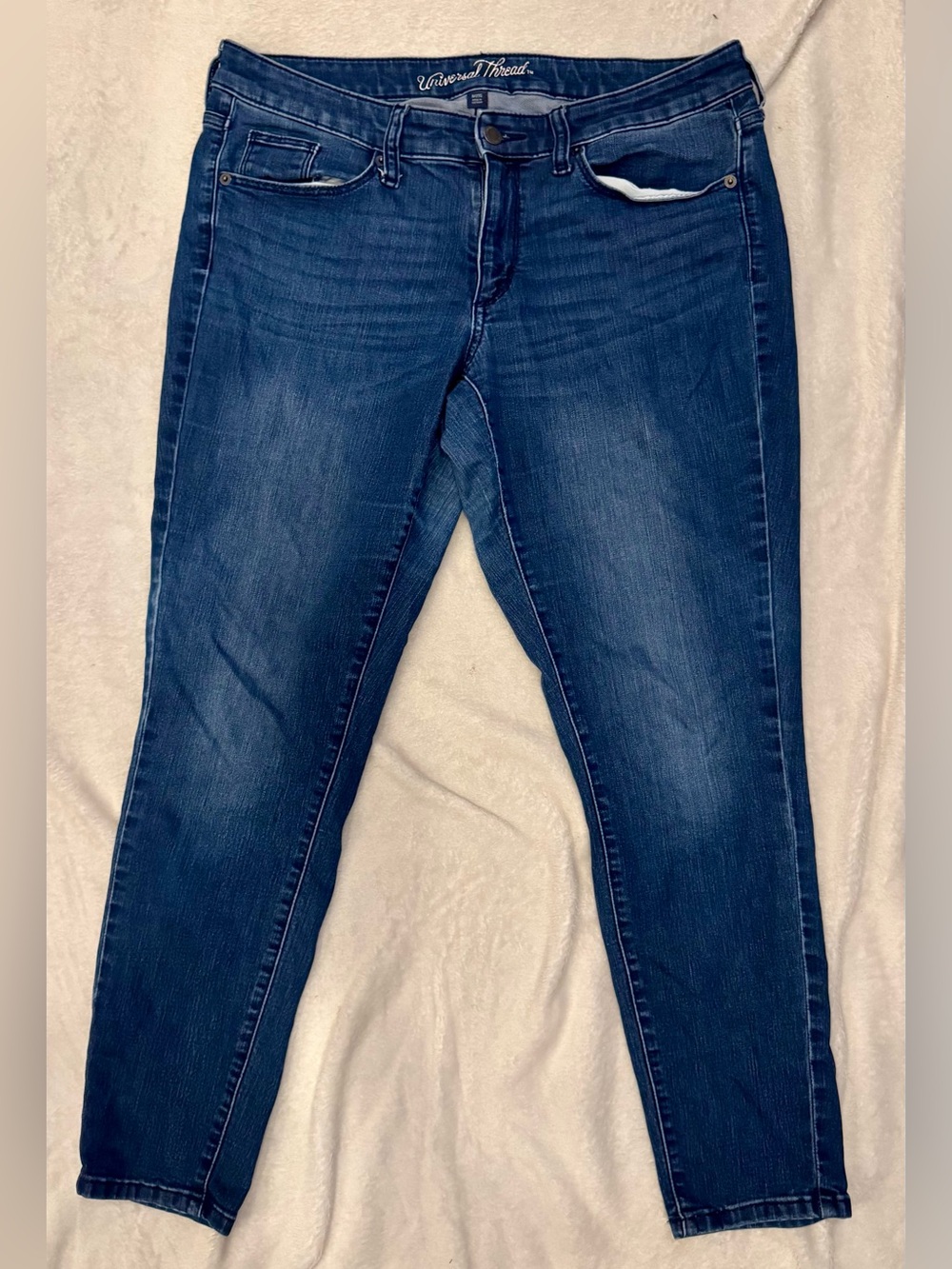 Universal Thread Skinny Jeans in Dark Blue Wash